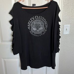 Authentic Harley Davidson Women’s shirt with peek-a-boo sleeves
Plus sz. 2X.